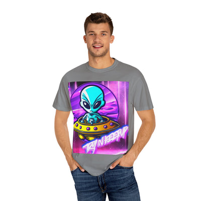 Retro Alien Graphic Unisex T-Shirt - Vintage Space Vibe