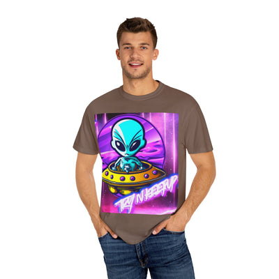 Retro Alien Graphic Unisex T-Shirt - Vintage Space Vibe