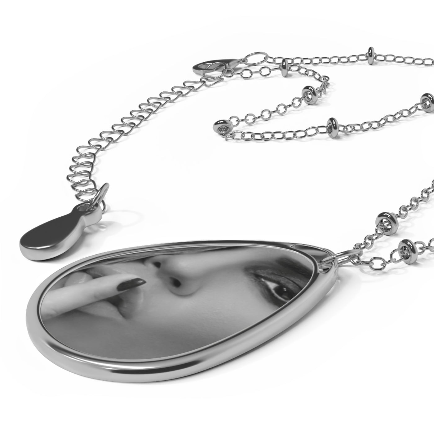 Courtnay Elegant Oval Necklace