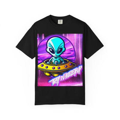 Retro Alien Graphic Unisex T-Shirt - Vintage Space Vibe