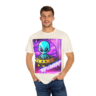 Retro Alien Graphic Unisex T-Shirt - Vintage Space Vibe