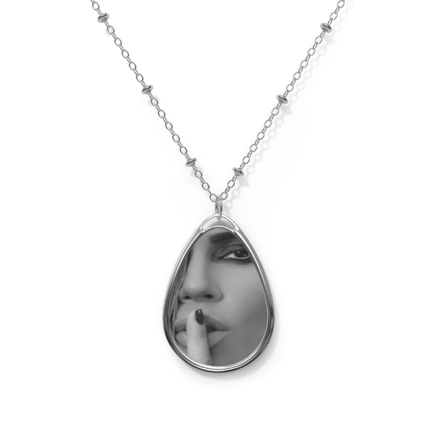 Courtnay Elegant Oval Necklace