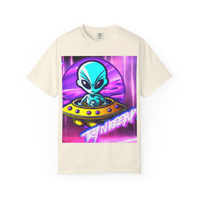 Retro Alien Graphic Unisex T-Shirt - Vintage Space Vibe