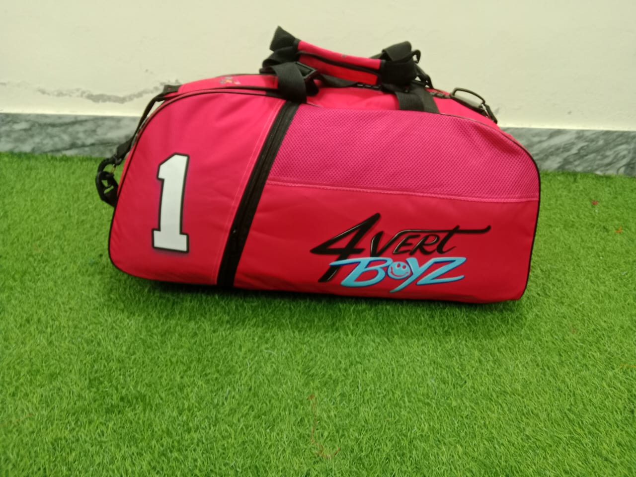 4 Vert Boyz Hybrid Bag